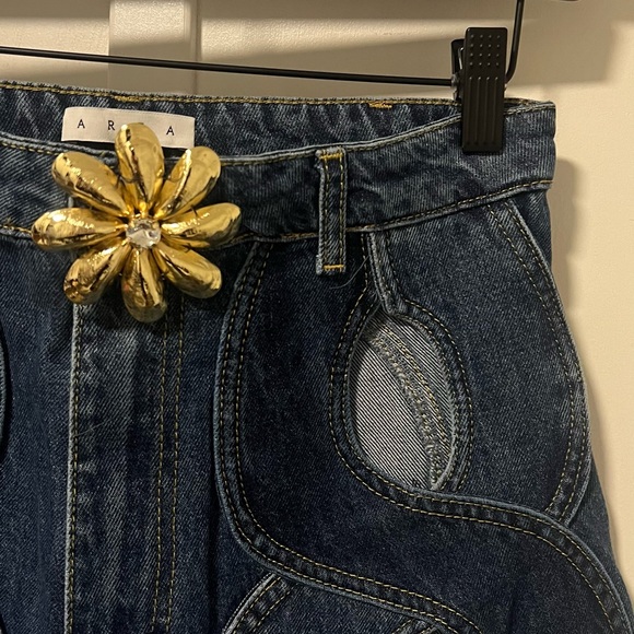 AREA ROPE CUTOUT JEANS - Picture 6 of 9
